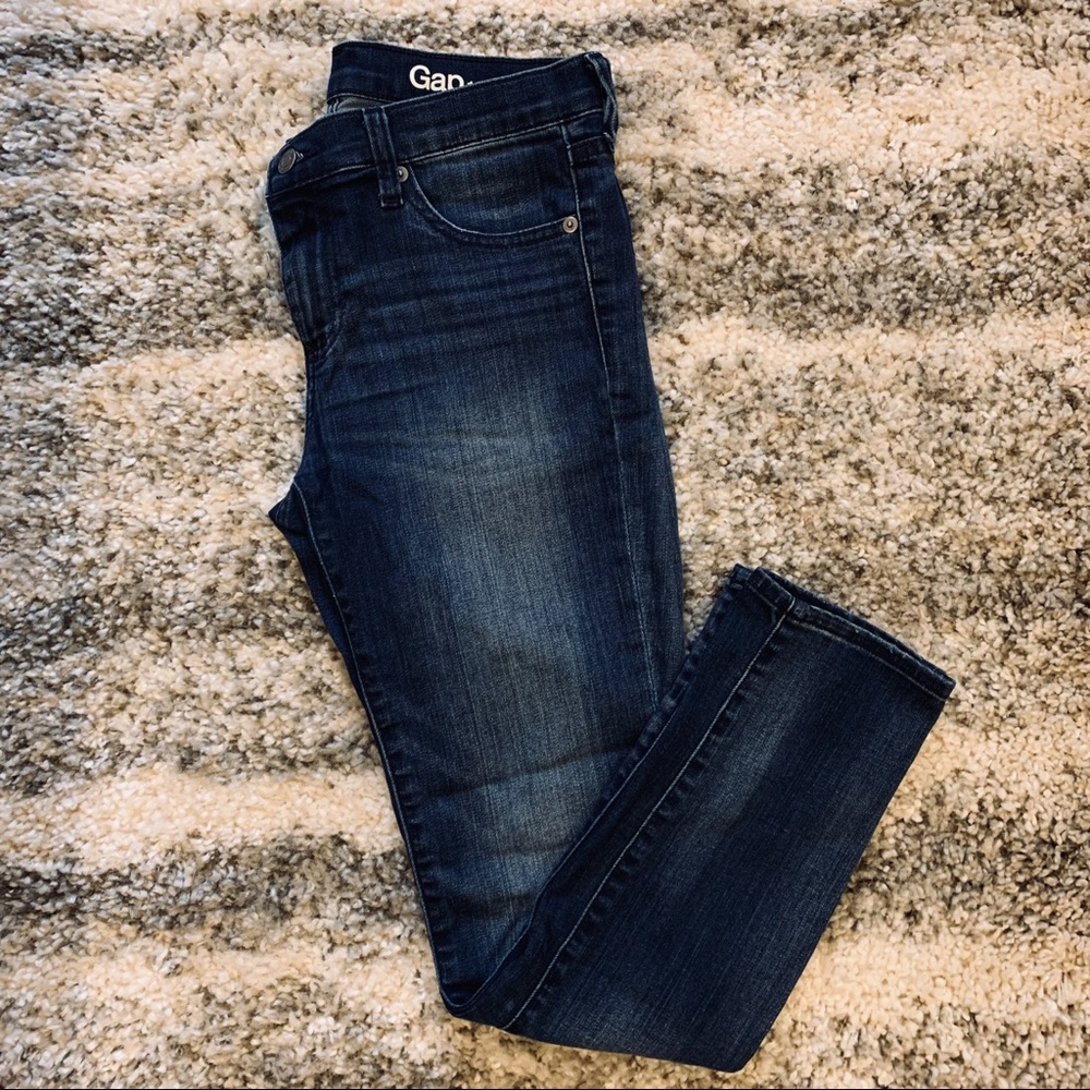 Gap Women’s Straight Leg Jeans